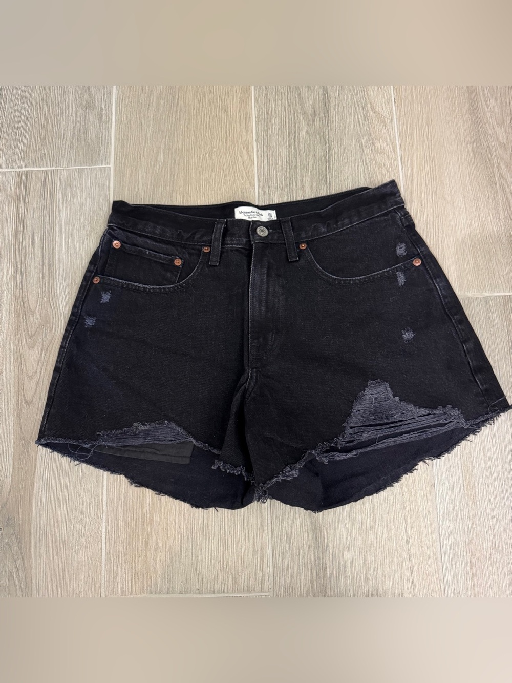 Abercrombie & Fitch Mid Rise Boyfriend Short 🖤